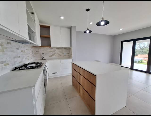 2 BEDROOM TOWNHOUSE FOR SALE IN SHAKAS ROCK